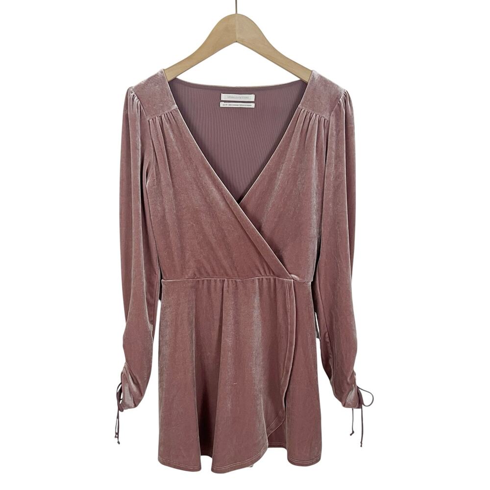 NWT Urban Outfitters Goldmine Velvet Surplice Romper in Mauve Pink Size XS - Picture 2 of 8